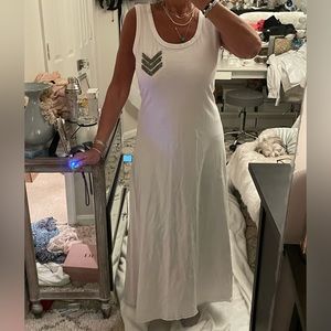WHITE COTTON MAXI DRESS SCOOP NECK military SEQUIN patch NWT. SZ LARGE. 6 8